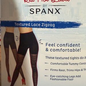 New SPANX Assets Red Hot Label Shaping Tights Textured Lace Zigza Size 4/D Black